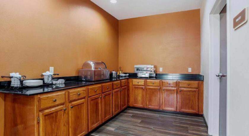 Best Western Plaquemine Inn Екстер'єр фото